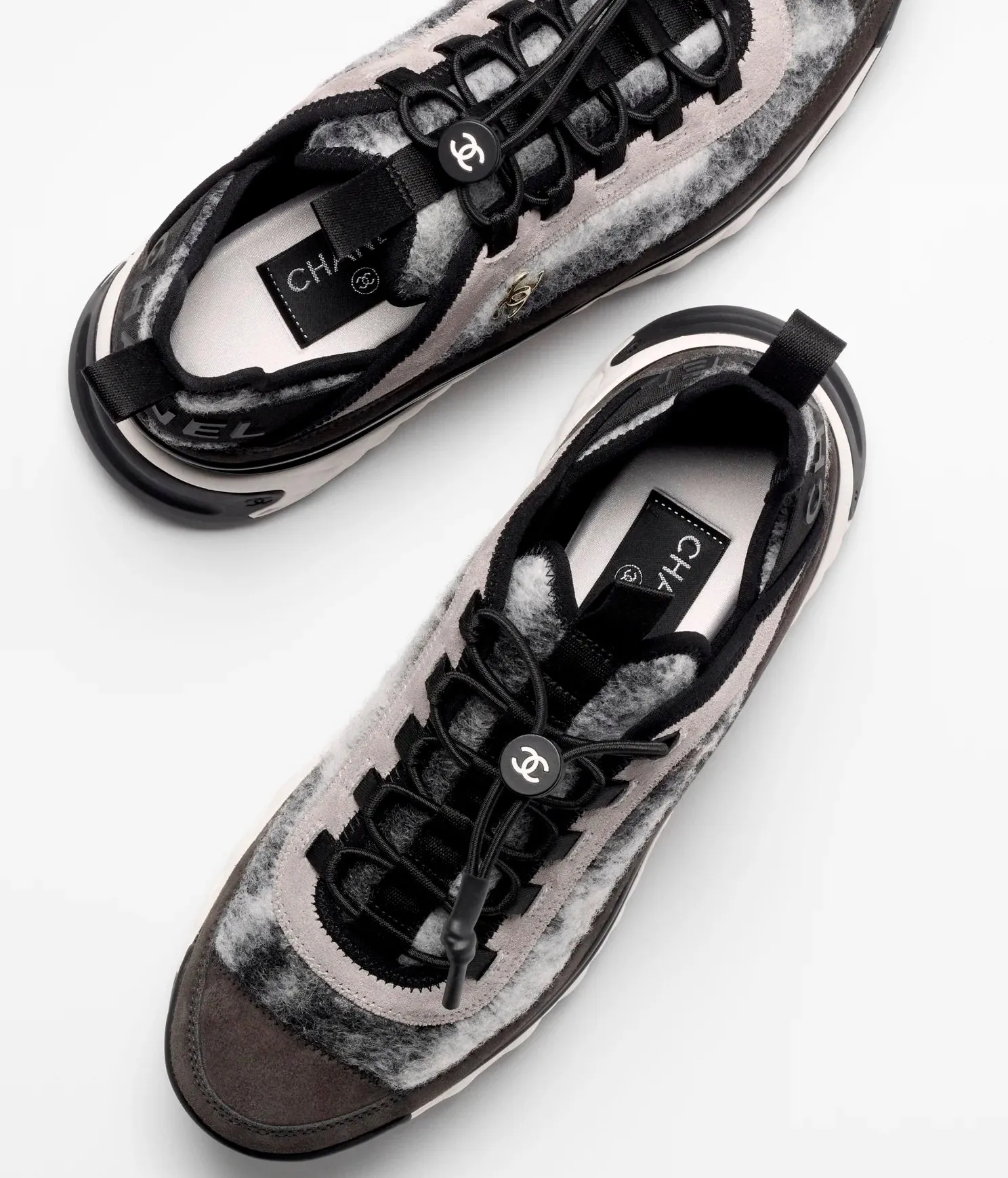 CHANEL MIXED FABRIC SUEDE CALFSKIN LOW-TOP SNEAKERS