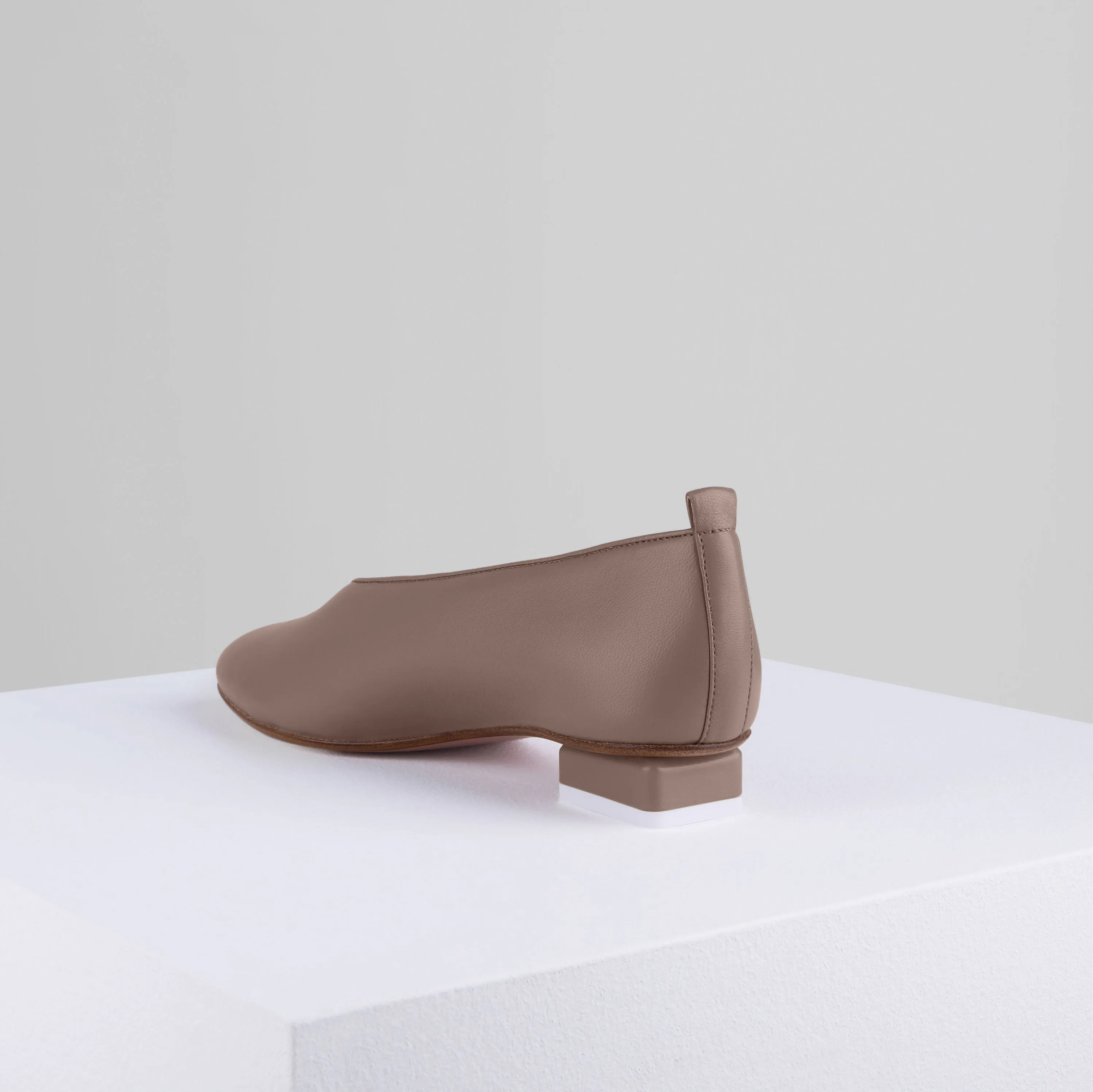 Mildred Piccola in Taupe
