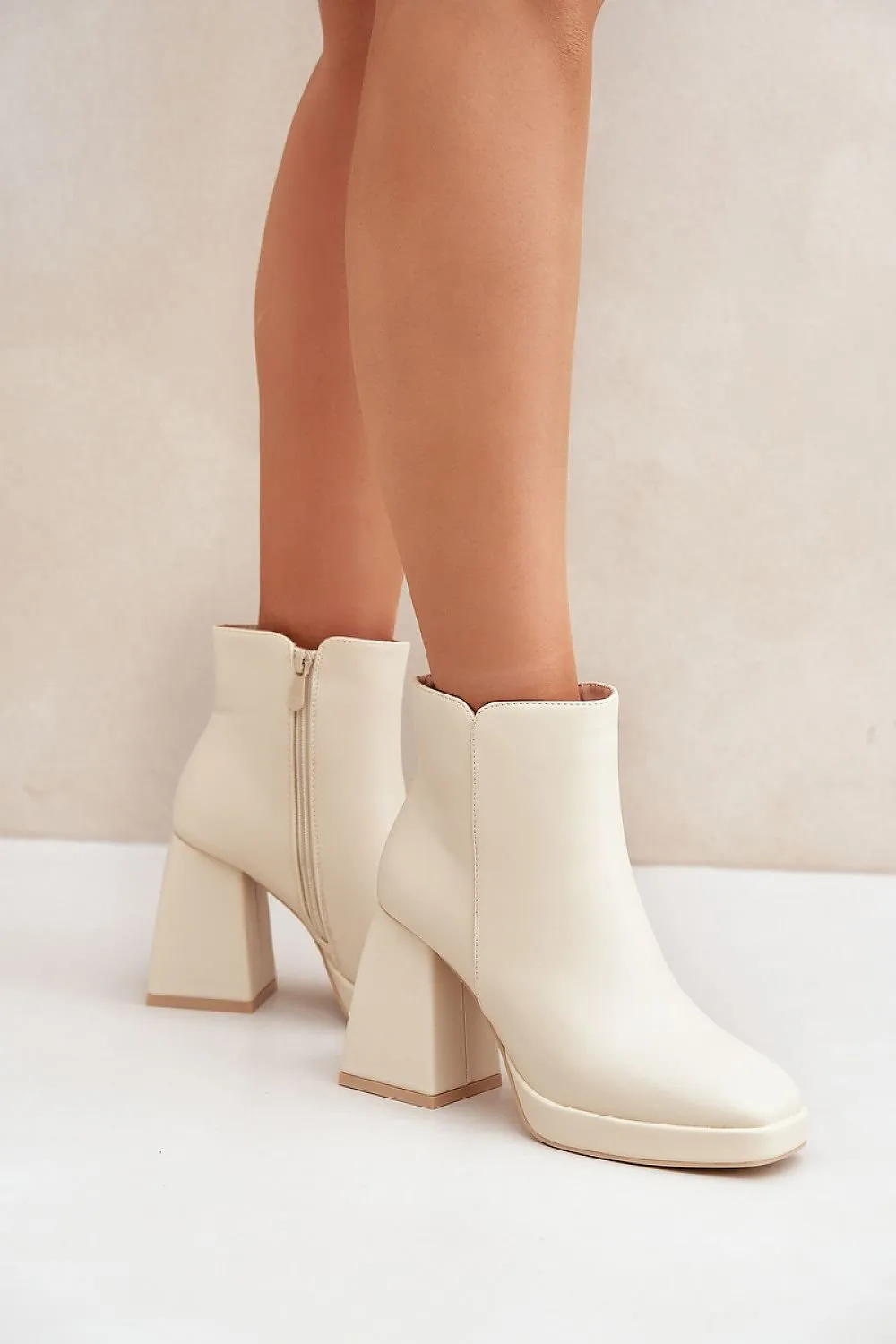 Women's stable block heel ankle boots